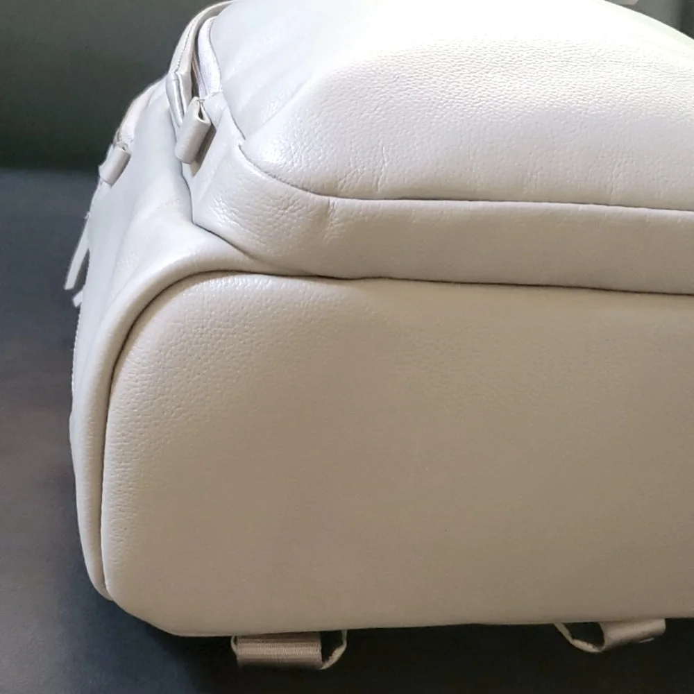 NWOT Tumi Voyageur Dori Fine Grain Cow Leather Backpack